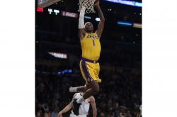 开云体育登录-湖人B队血洗立陶宛男篮，拉塞尔三分雨点燃全场