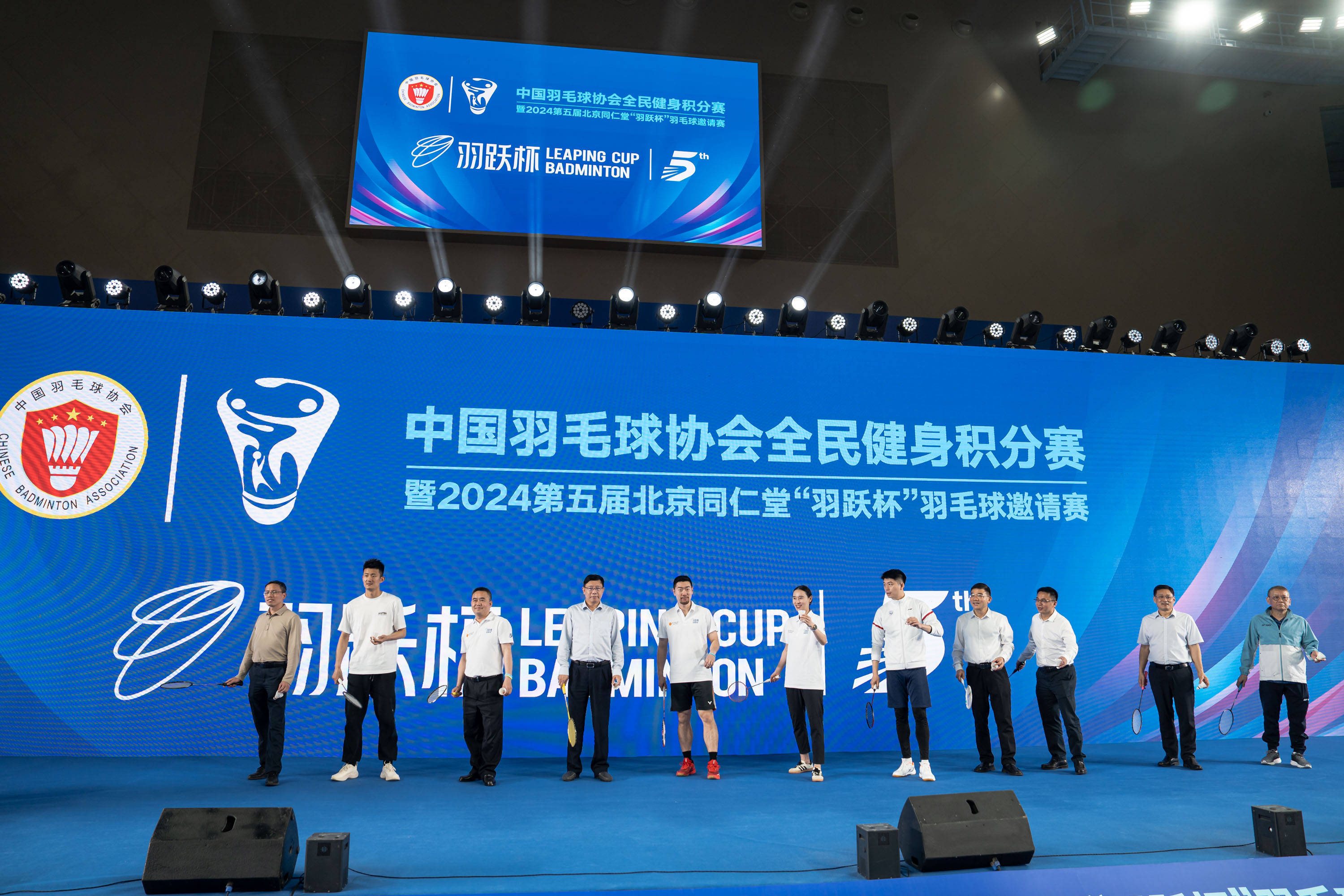 法国羽毛球队险胜日本羽毛球队，谌龙送出助攻