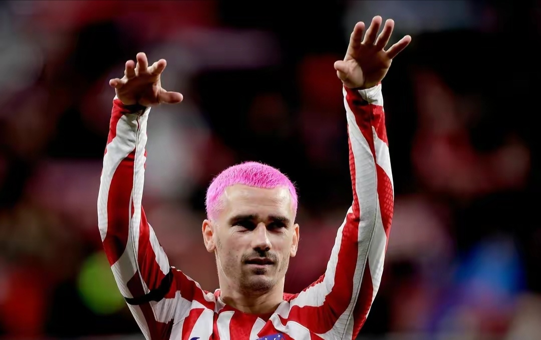 关于克罗地亚碾压曼联，博格巴完成帽子戏法的信息