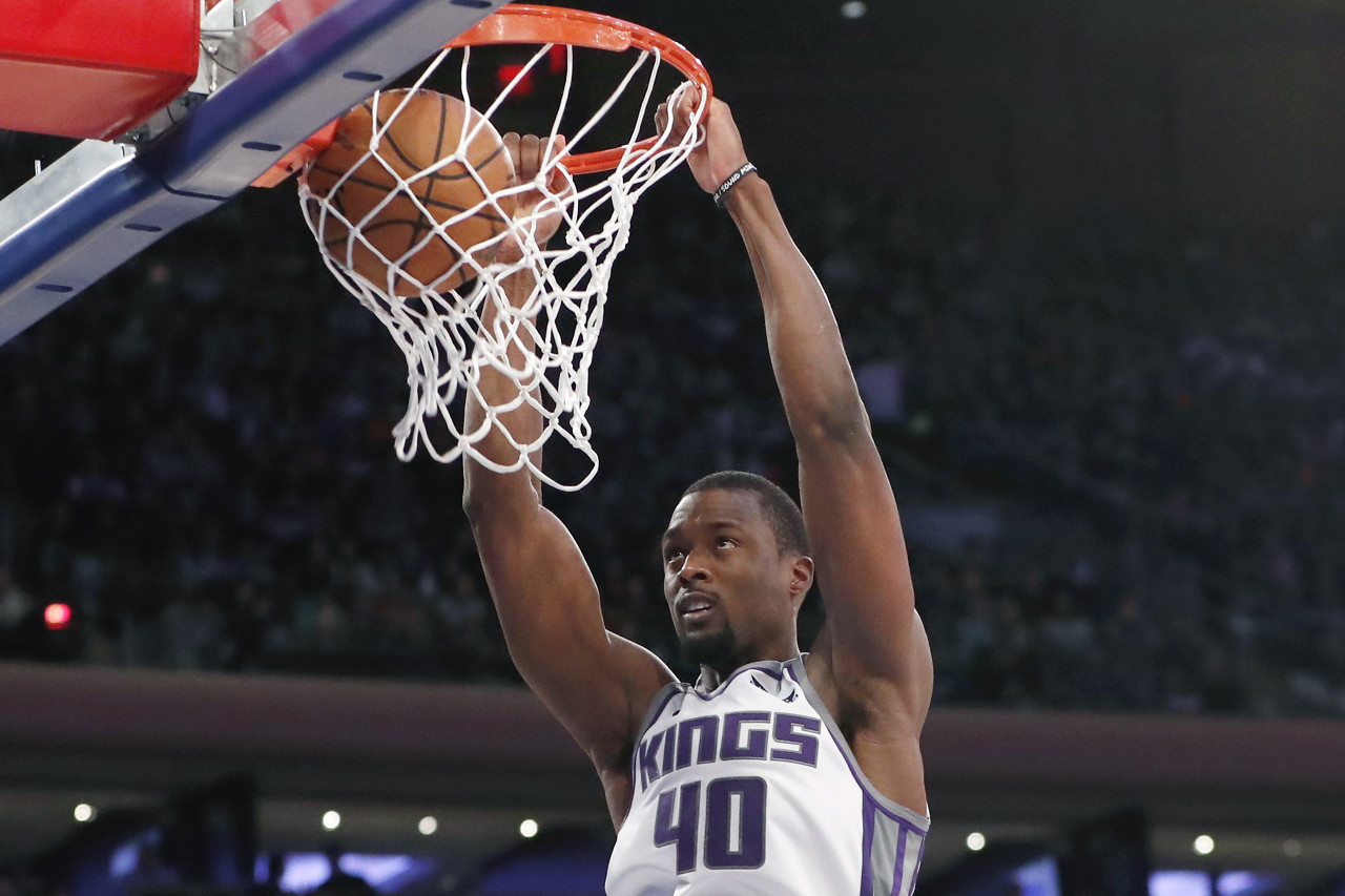 马刺爆冷美国男篮,巴图姆高光表现 马刺爆冷美国男篮,巴图姆高光表现