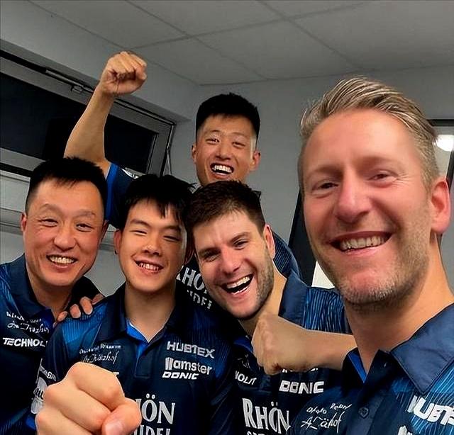 英国乒乓球队力克韩国乒乓球队，奥恰洛夫统治全场