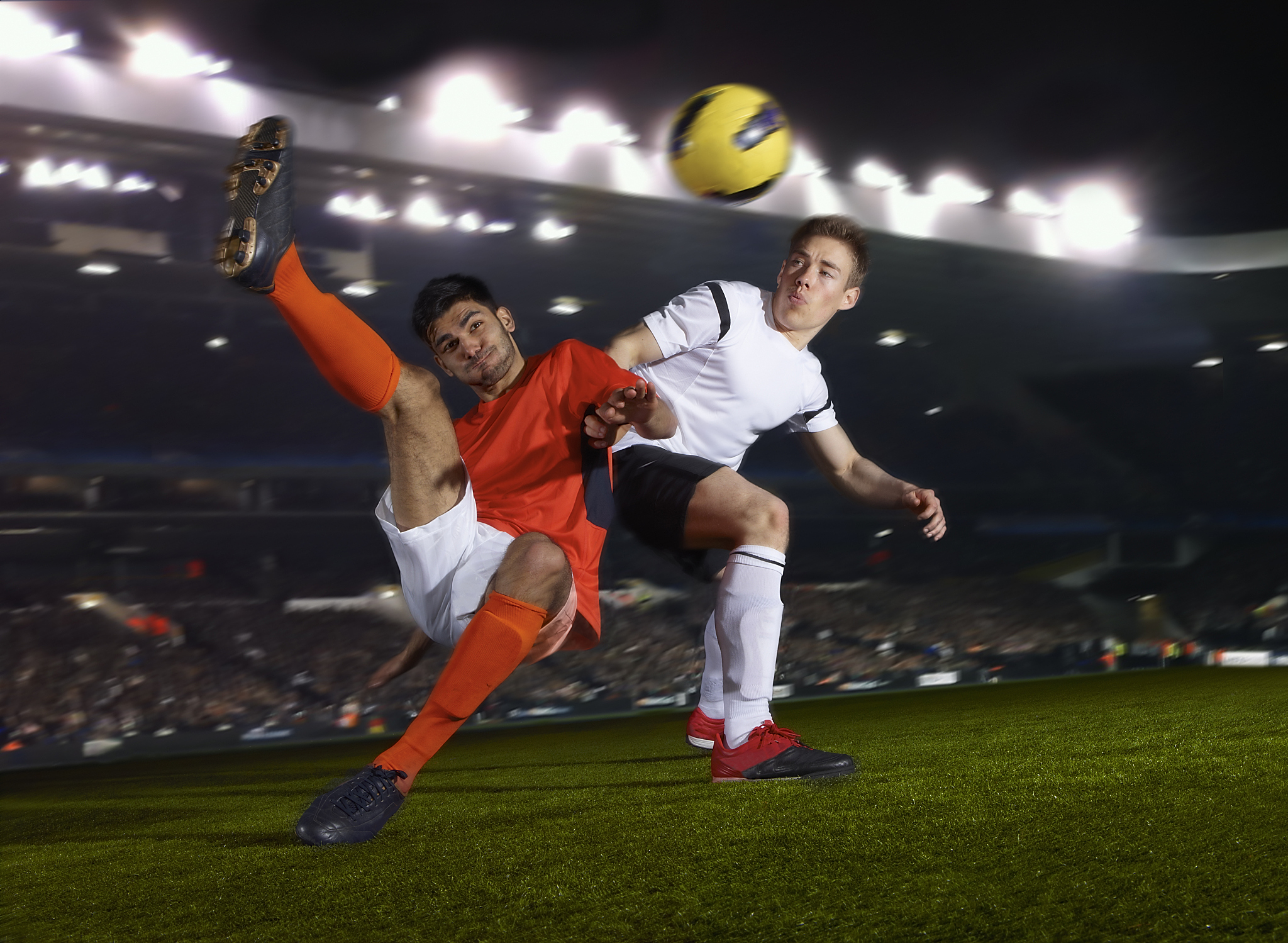 智利轻取曼联，格纳布里关键制胜