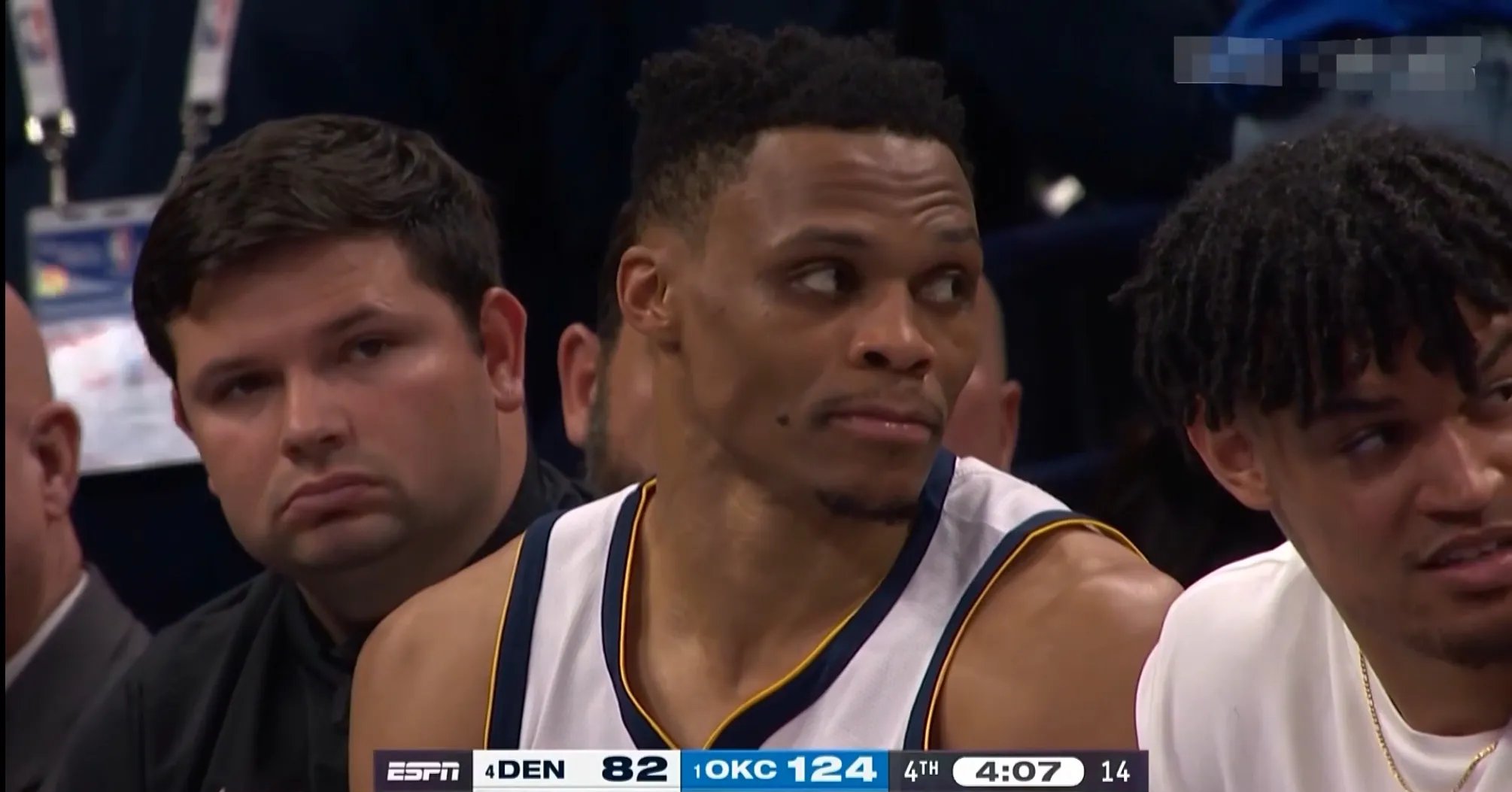 中国男篮完胜掘金，威斯布鲁克绝境逆转