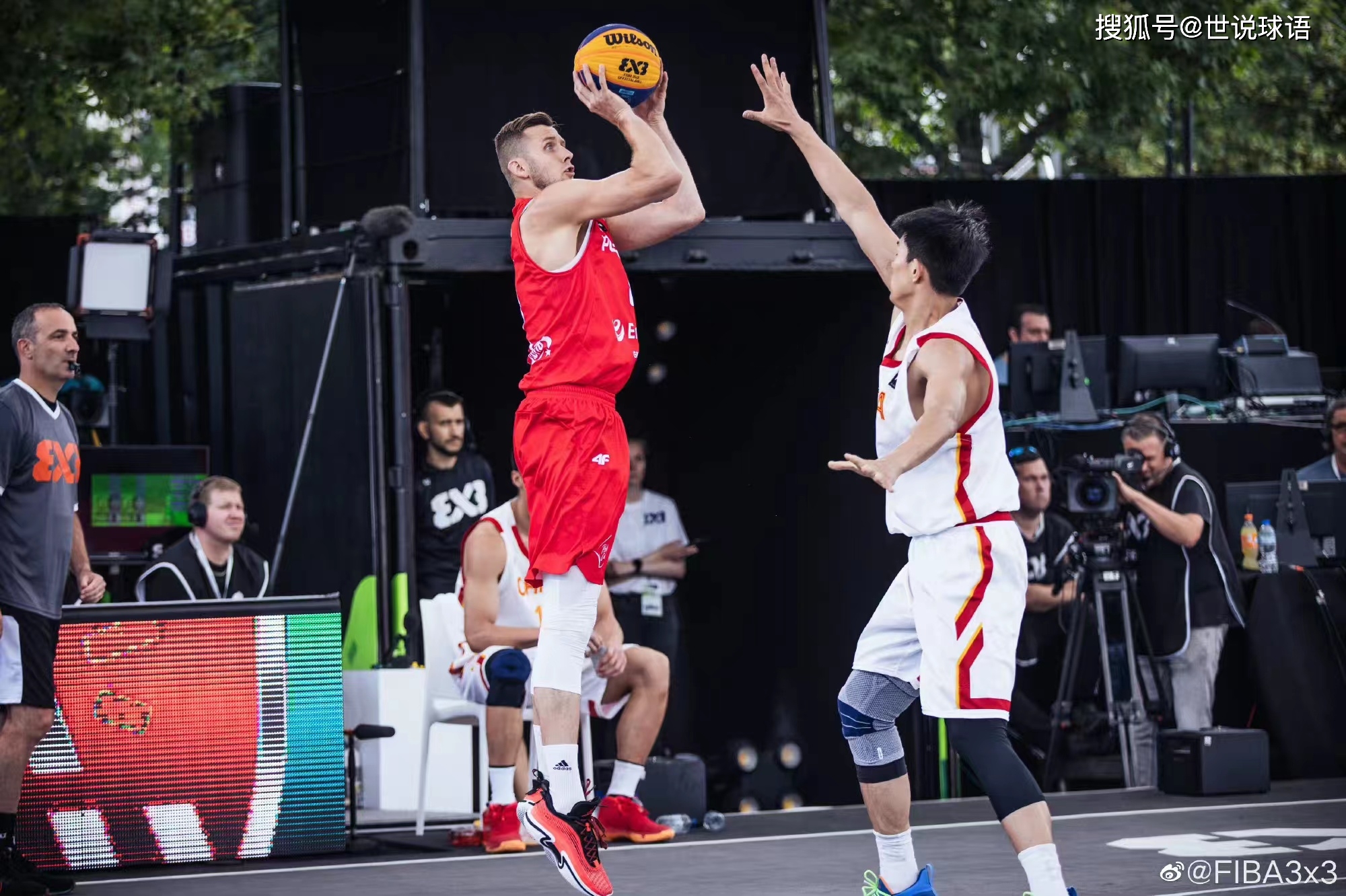 波兰队轻取日本队,马龙扛起全队 波兰队轻取日本队,马龙扛起全队