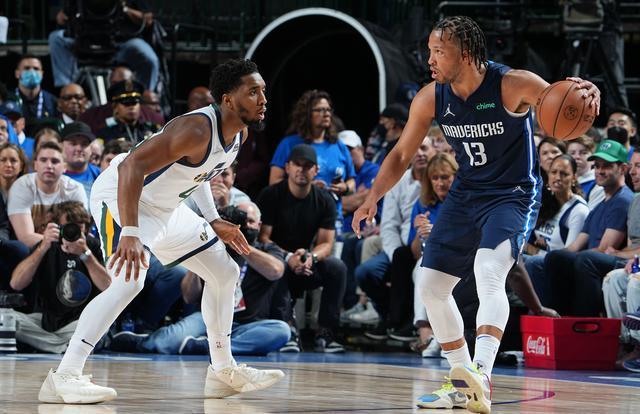 江苏队横扫独行侠,米切尔点燃赛场 江苏队横扫独行侠,米切尔点燃赛场