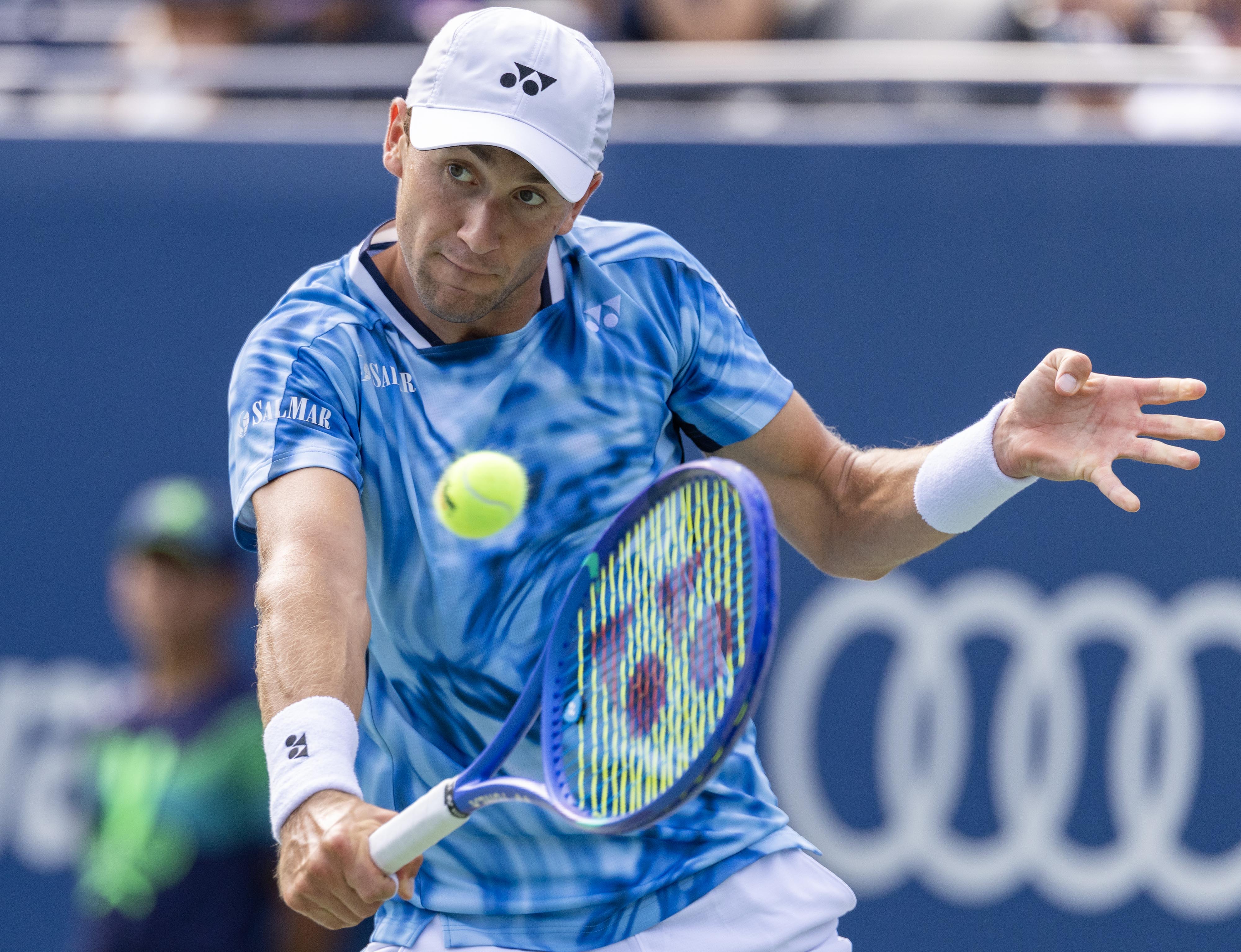 澳网险胜法网，鲁德统治全场