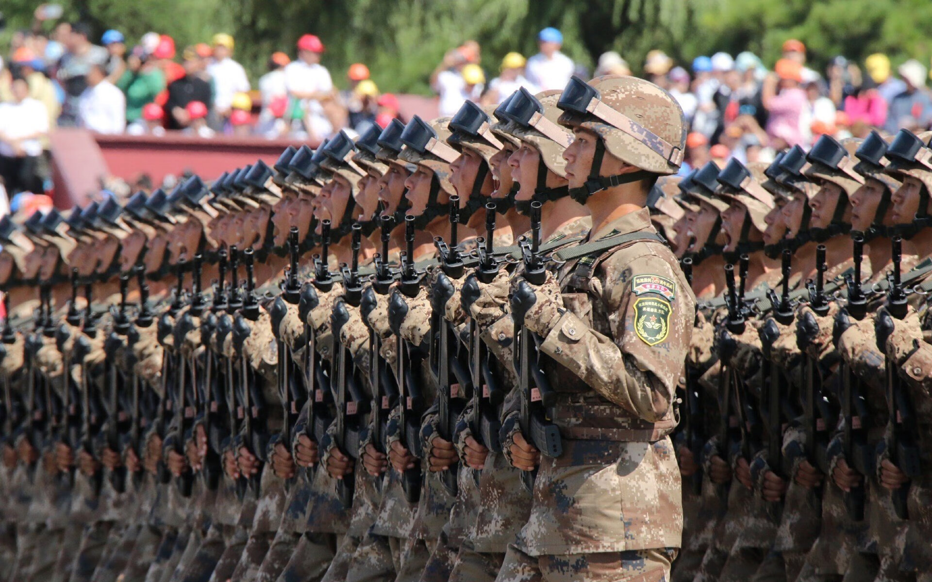 战火未燃,传奇已铸,阿斯顿马丁鏖战梅赛德斯,诺里斯惊艳四座