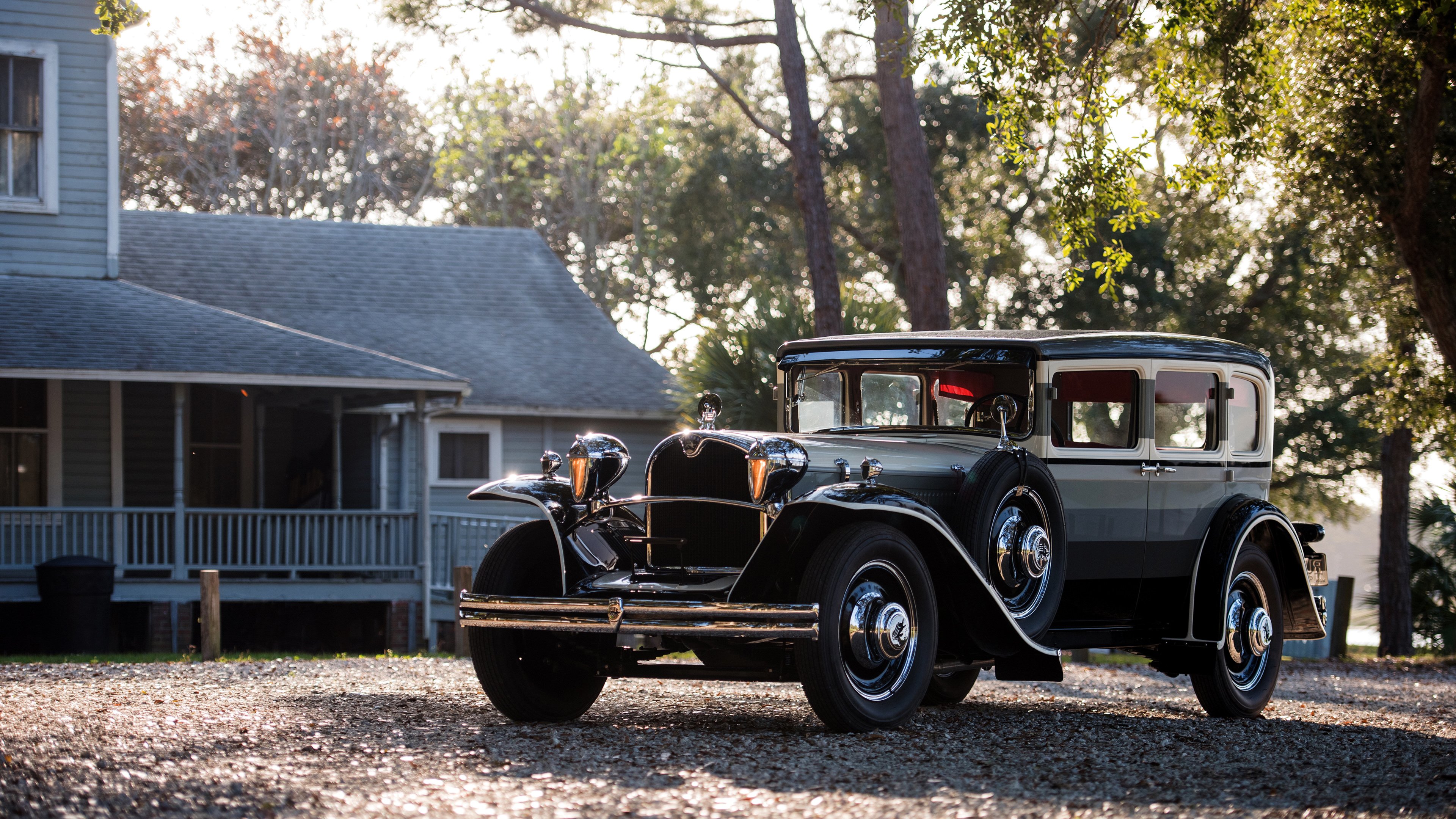 F1新赛季揭幕战，雷霆战术如何压制火箭般的极速传奇？